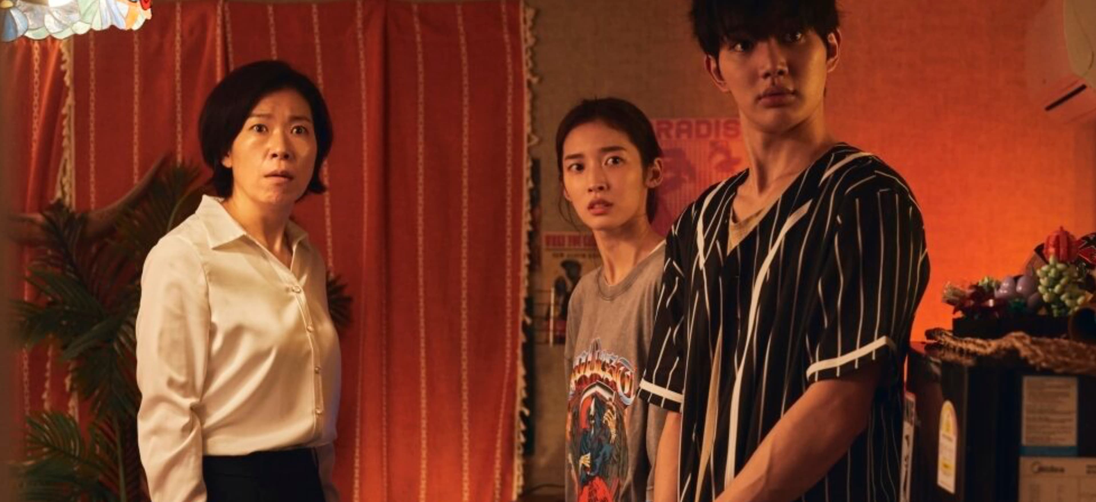 춤추지 않는 하루는 살아낸 하루일까: 《Mad Dance Office》가 흔드는 일상의 리듬